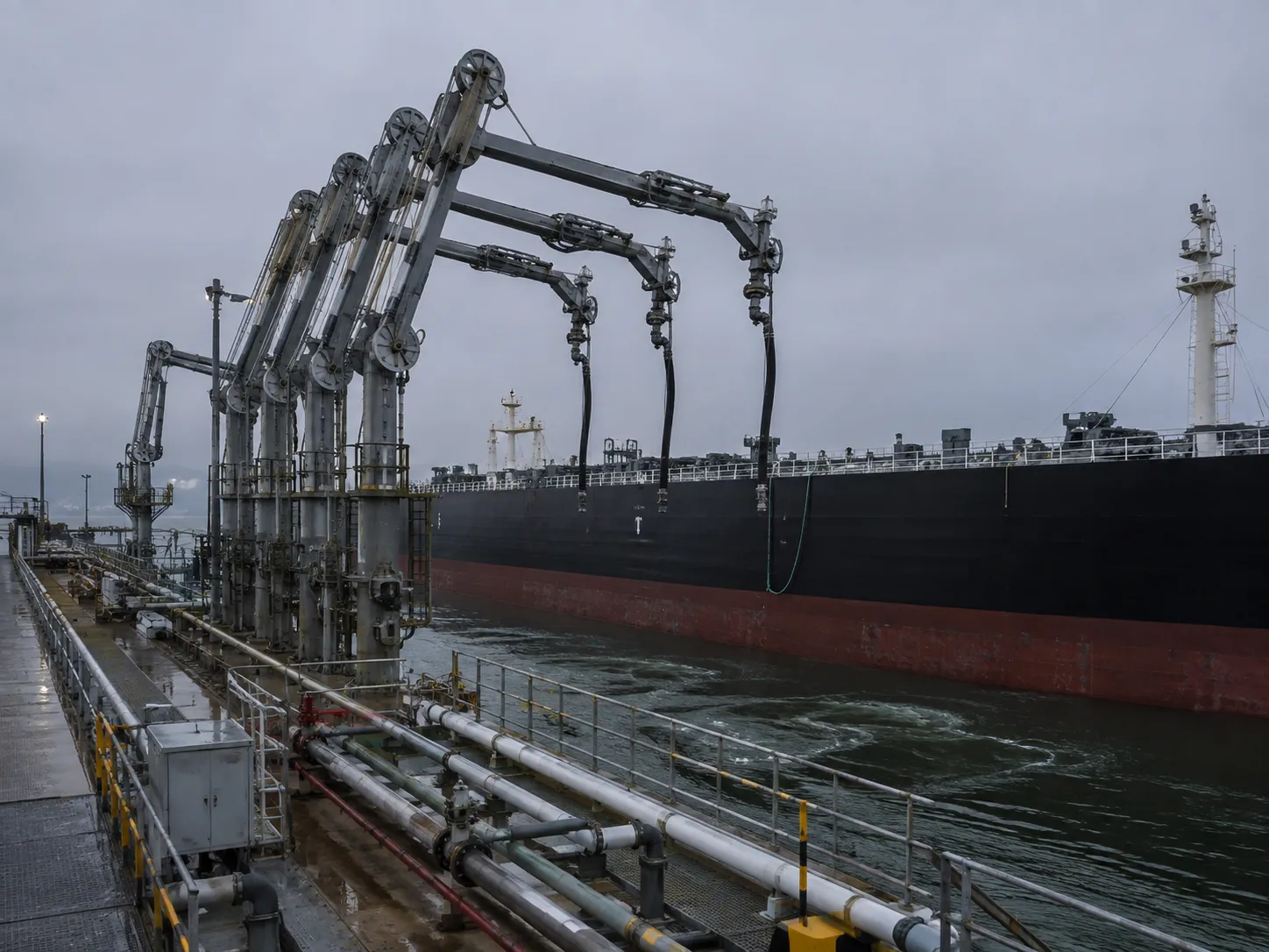 REBCO crude export jetty with loading arm
